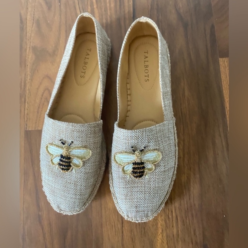 NWOT TALBOTS IZZY ESPADRILLE FLATS - BEADED BEE (women’s size 8 1/2)